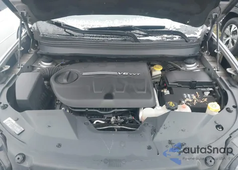 2019 Jeep Cherokee Latitude 4X4 from USA, damaged, VIN 1C4PJMCX2KD342122